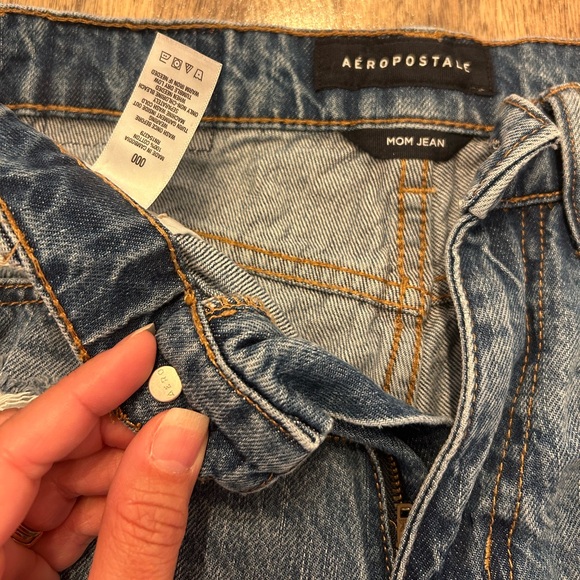 Aeropostale denim ripped Mom jean - Picture 2 of 2